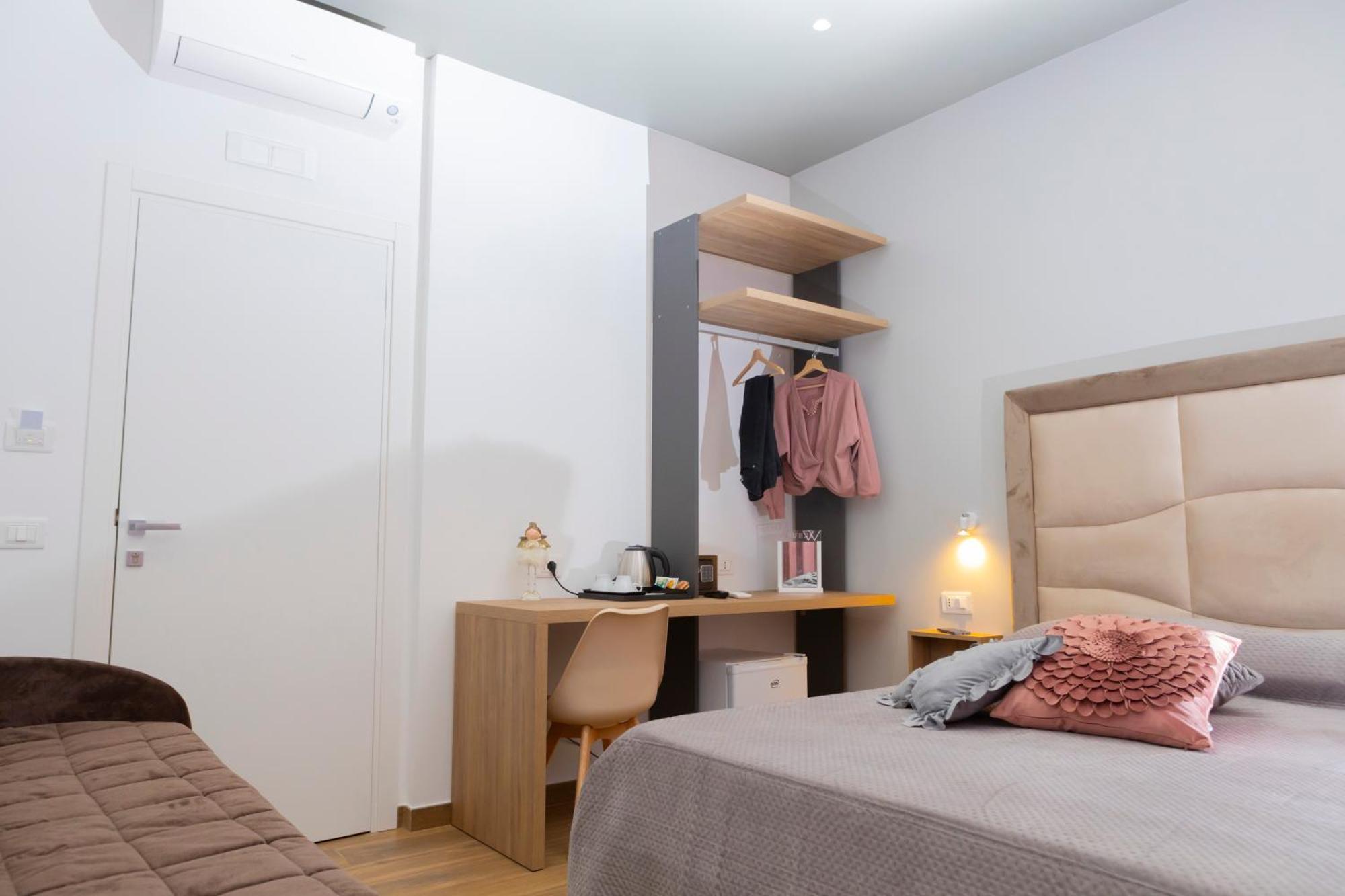 Alleria Naples